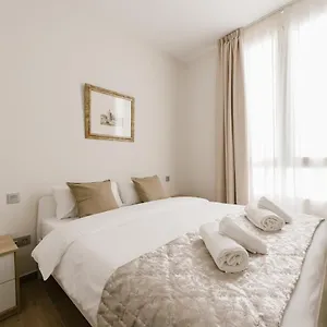 https://apartamento-t1-tirso-de-molina-luminoso-y-tranquilo.es-andalucia.com